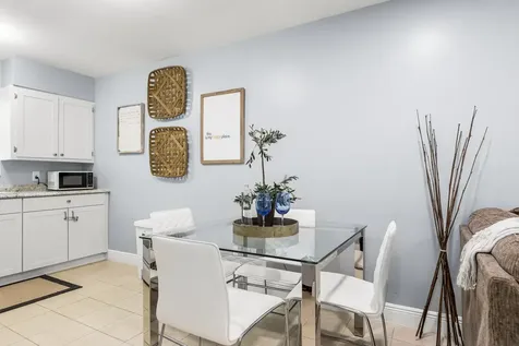4953 Bayshore Drive Naples FL 34112