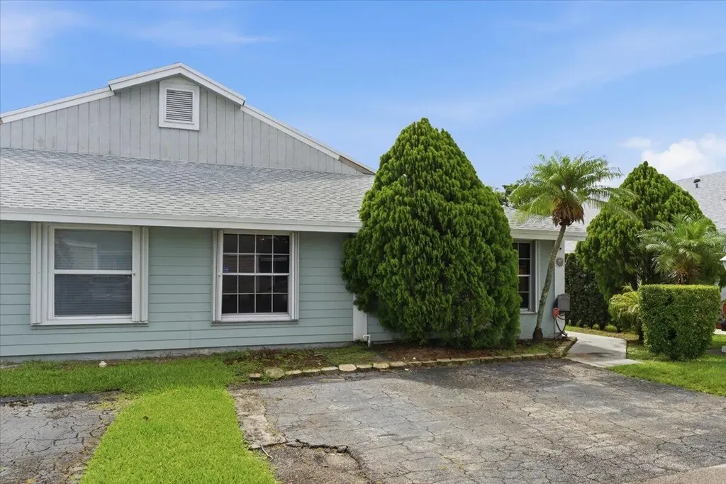 970 SW 111th Way Davie FL 33324
