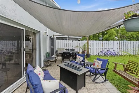 970 SW 111th Way Davie FL 33324