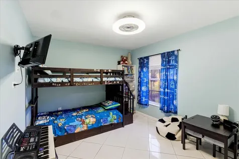 970 SW 111th Way Davie FL 33324