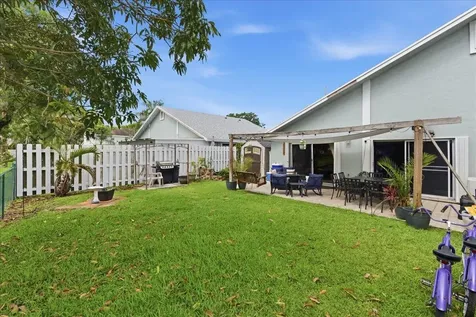 970 SW 111th Way Davie FL 33324