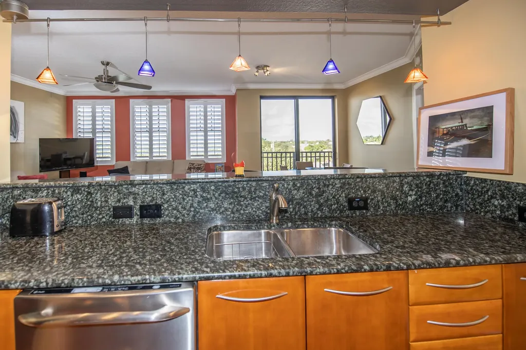 511 Lucerne Avenue Lake Worth Beach FL 33460