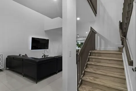 732 SE 2nd Street Pompano Beach FL 33060