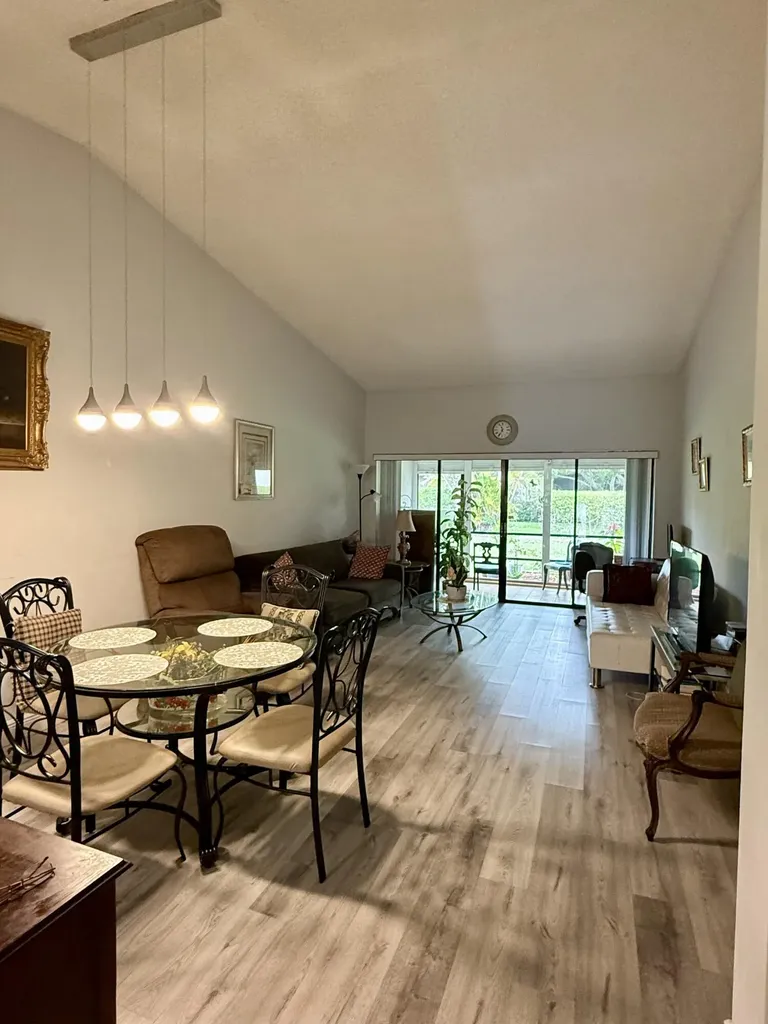 3927 Vine Tree Trail Lake Worth FL 33467