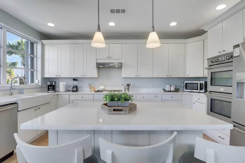 3392 NE Skyline Drive Jensen Beach FL 34957