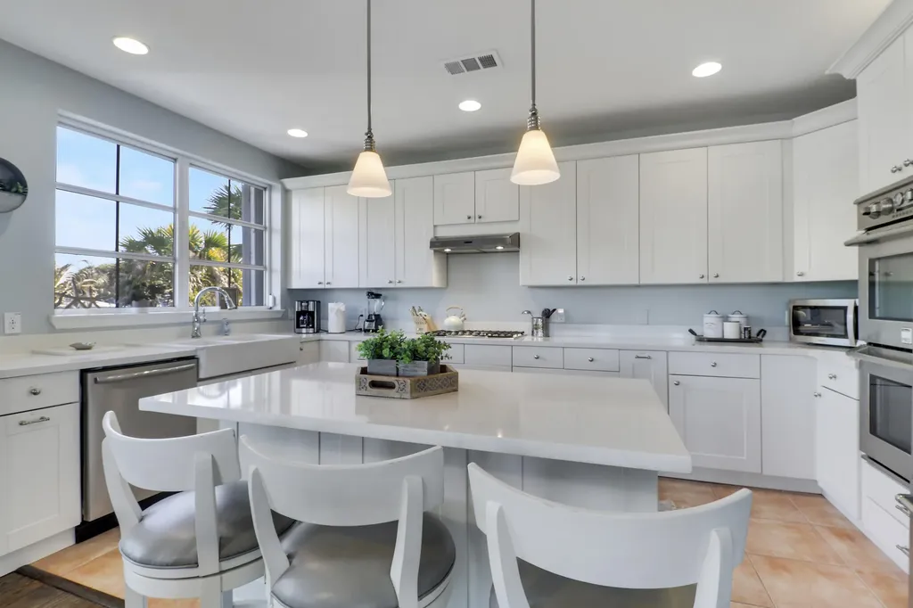 3392 NE Skyline Drive Jensen Beach FL 34957