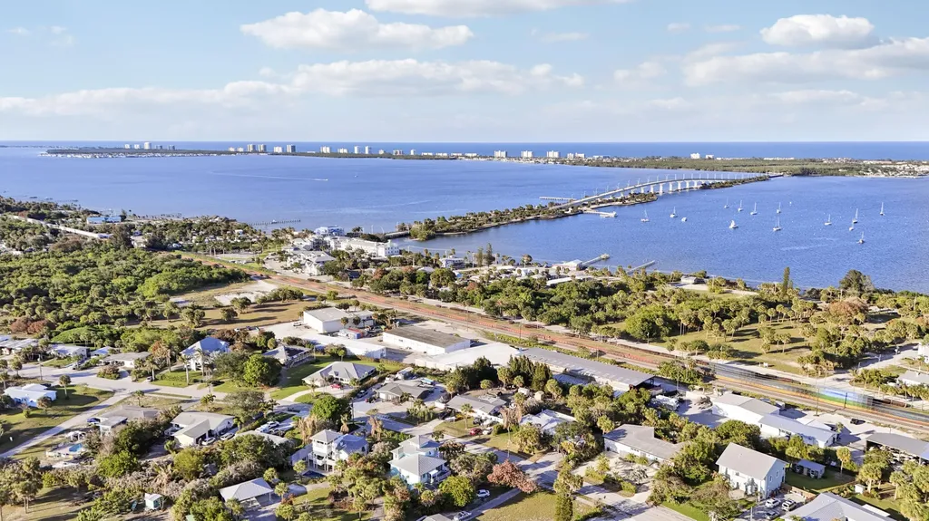 3392 NE Skyline Drive Jensen Beach FL 34957
