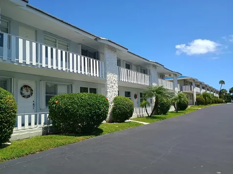 5520 N Ocean Boulevard N Ocean Ridge FL 33435