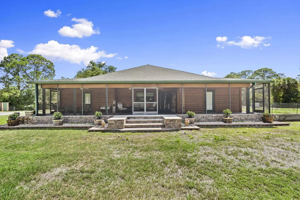 32801 N Us Highway 441 N Okeechobee FL 34972