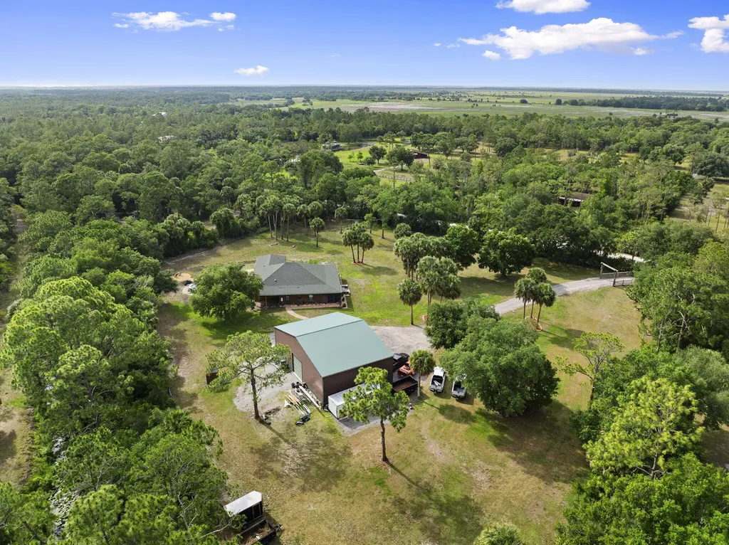 32801 N Us Highway 441 N Okeechobee FL 34972