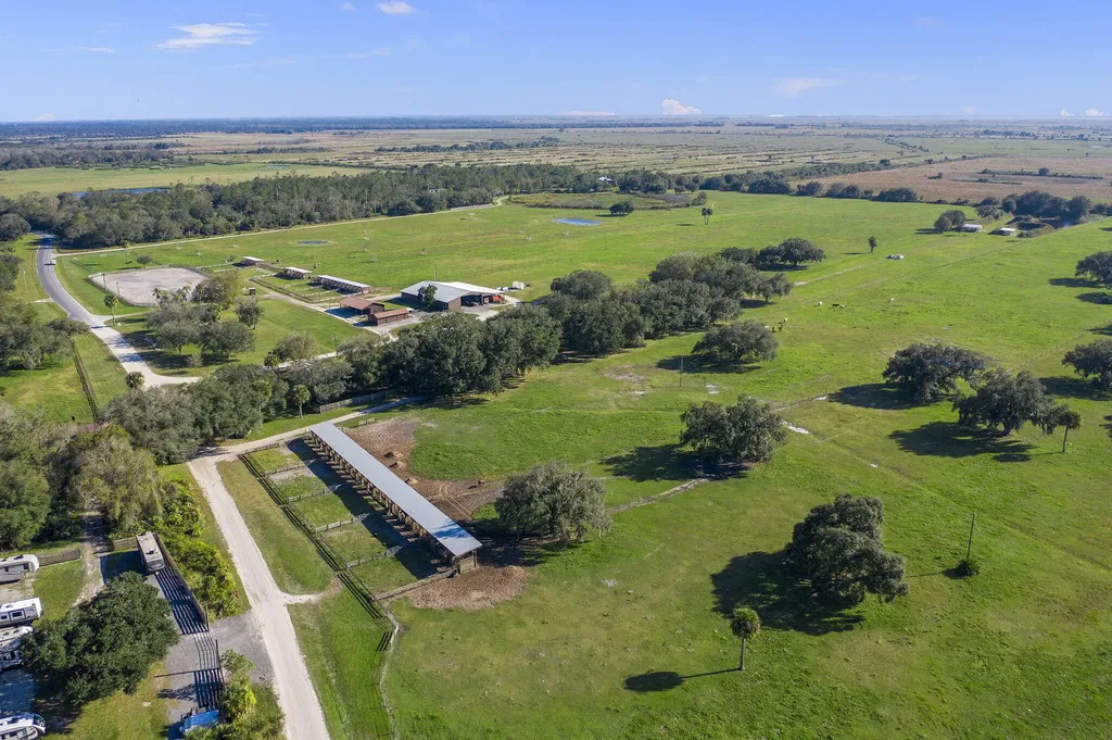 32801 N Us Highway 441 N Okeechobee FL 34972