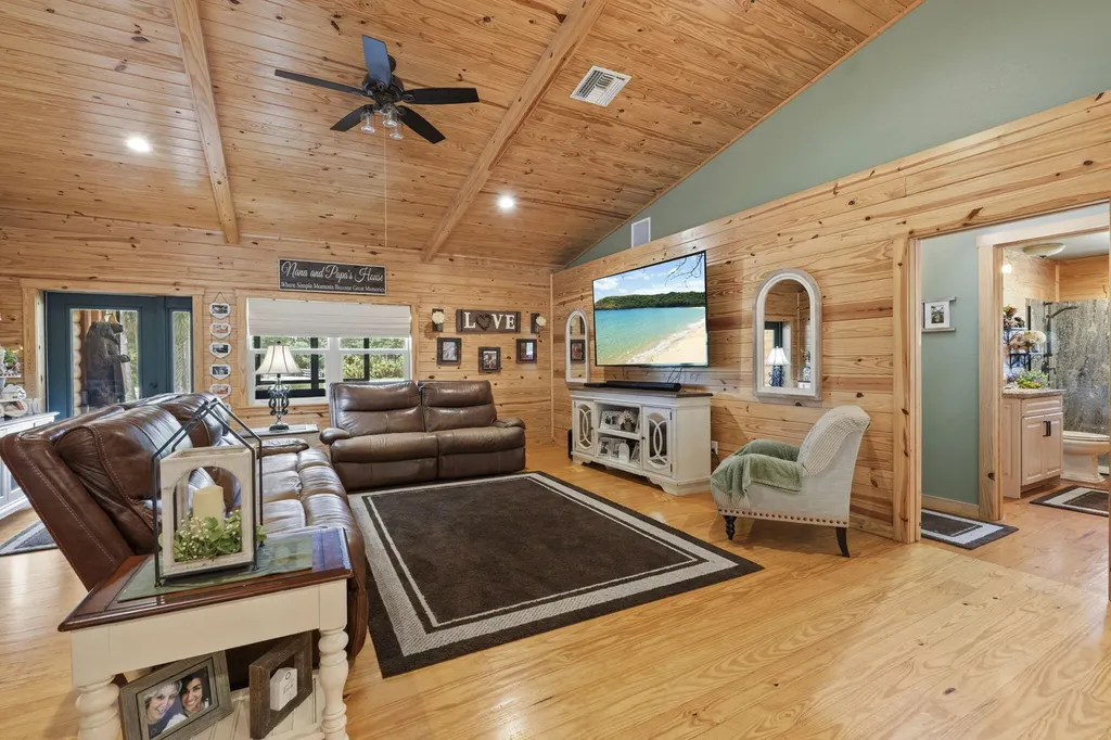 32801 N Us Highway 441 N Okeechobee FL 34972