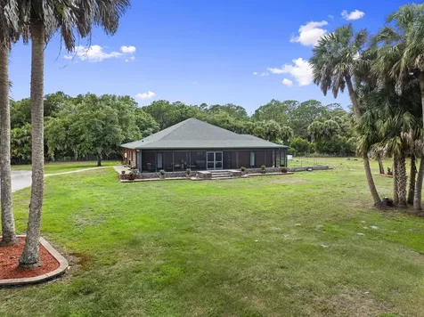 32801 N Us Highway 441 N Okeechobee FL 34972