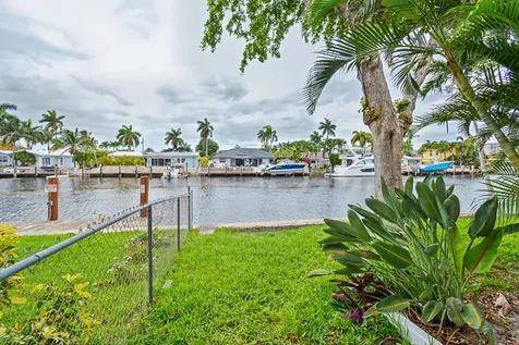 2701 NE 1st Street Pompano Beach FL 33062