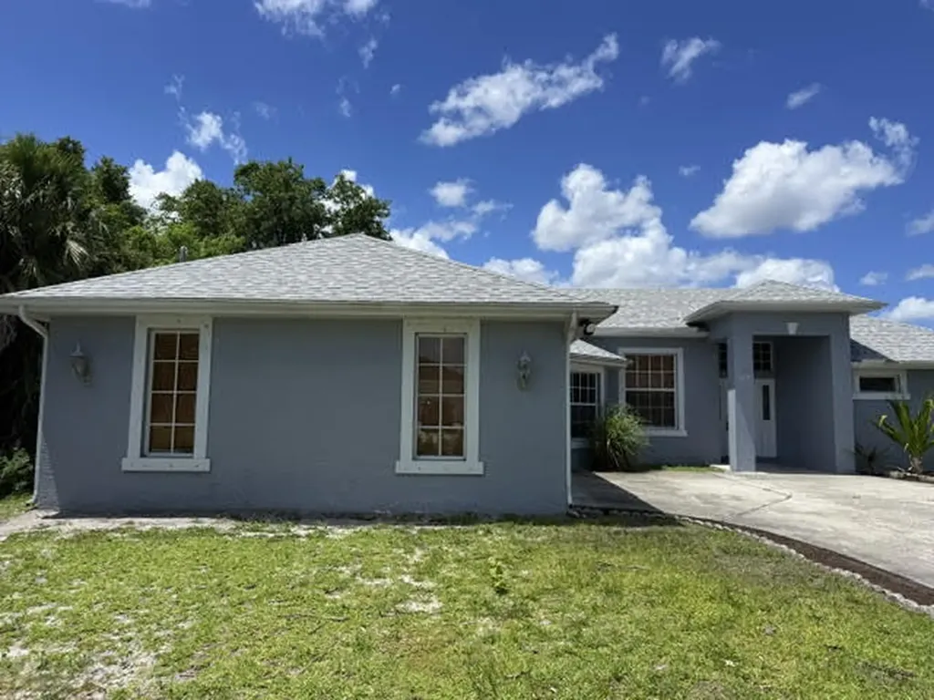 1319 SW Granville Avenue Port St Lucie FL 34953