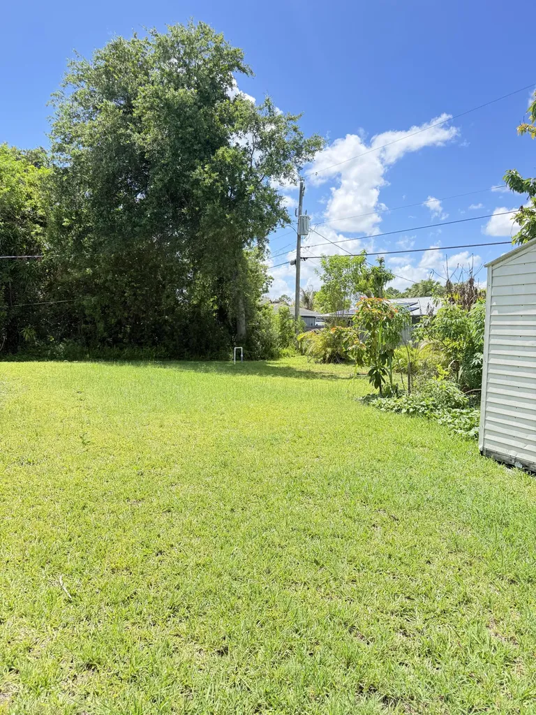 1319 SW Granville Avenue Port St Lucie FL 34953