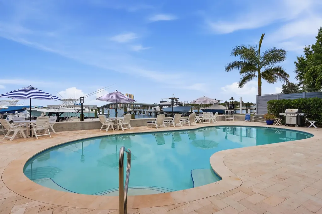 220 Lake Drive Palm Beach Shores FL 33404