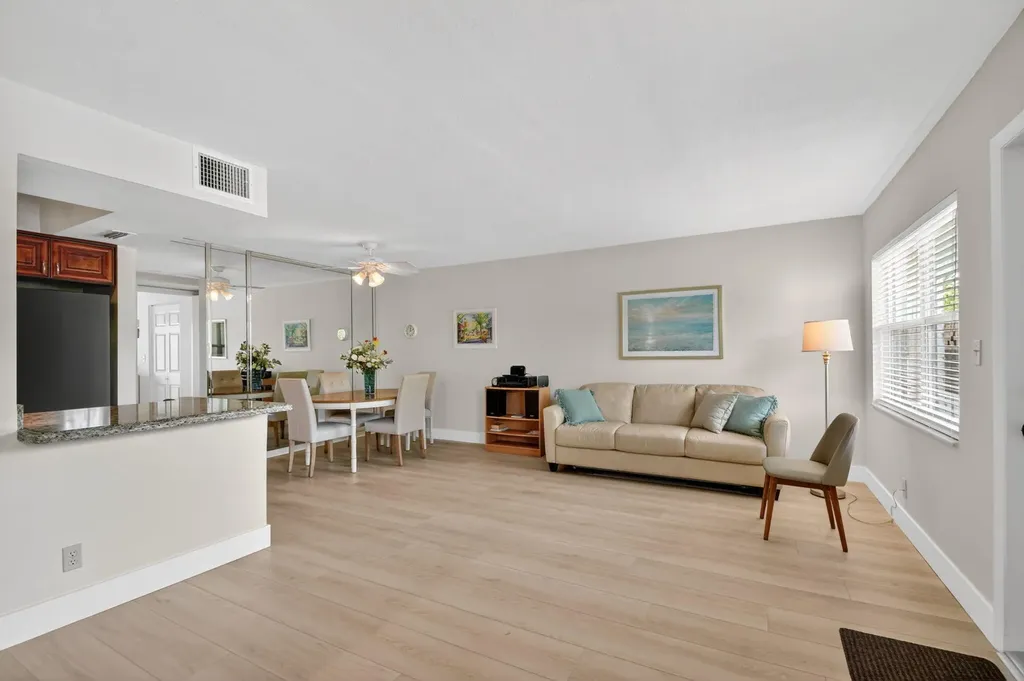 5520 N Ocean Boulevard N Ocean Ridge FL 33435