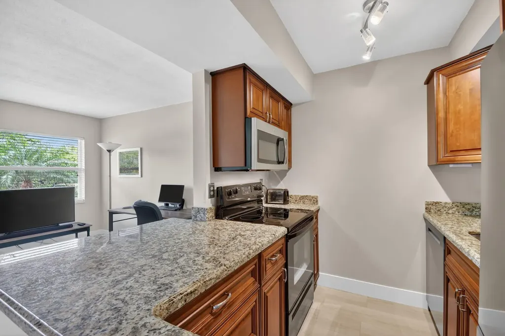 5520 N Ocean Boulevard N Ocean Ridge FL 33435