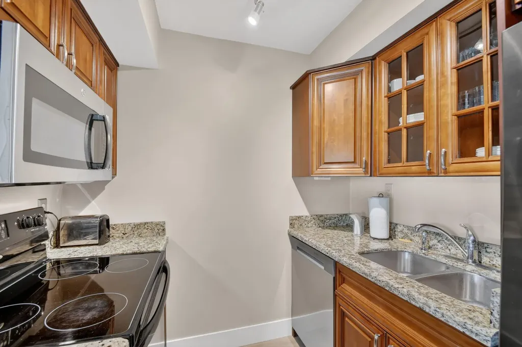 5520 N Ocean Boulevard N Ocean Ridge FL 33435