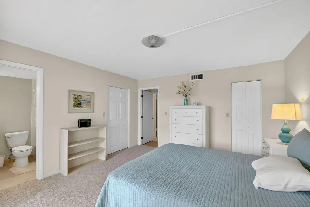 5520 N Ocean Boulevard N Ocean Ridge FL 33435