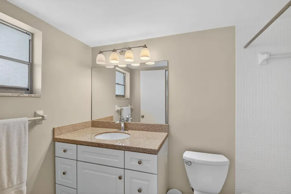 5520 N Ocean Boulevard N Ocean Ridge FL 33435