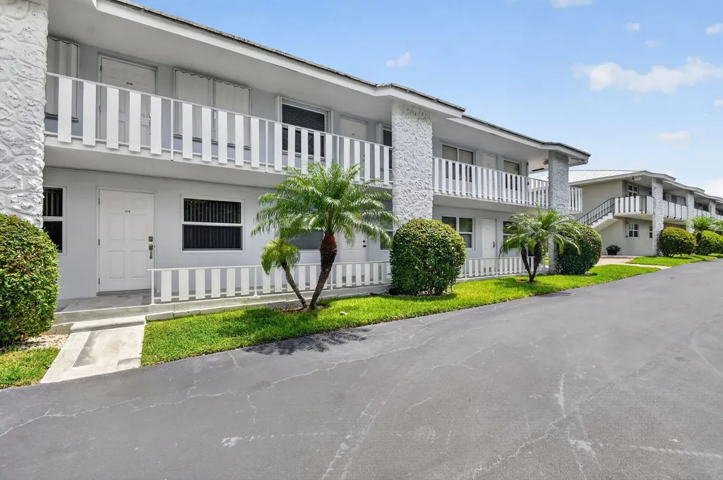 5520 N Ocean Boulevard N Ocean Ridge FL 33435