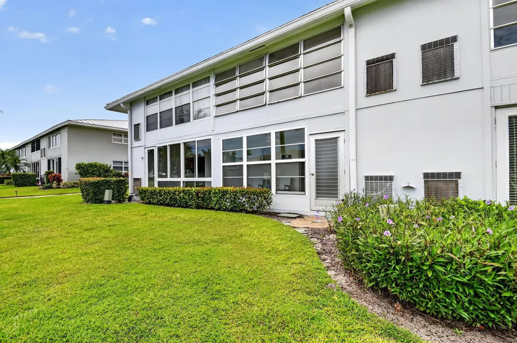 5520 N Ocean Boulevard N Ocean Ridge FL 33435