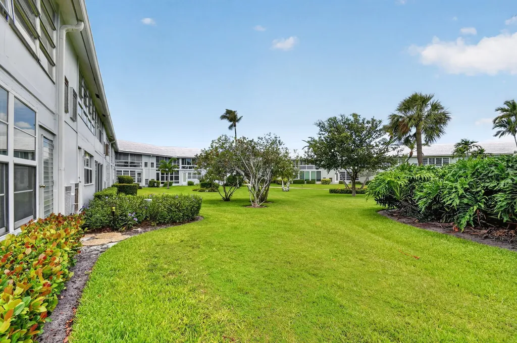 5520 N Ocean Boulevard N Ocean Ridge FL 33435