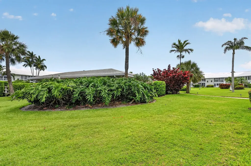 5520 N Ocean Boulevard N Ocean Ridge FL 33435
