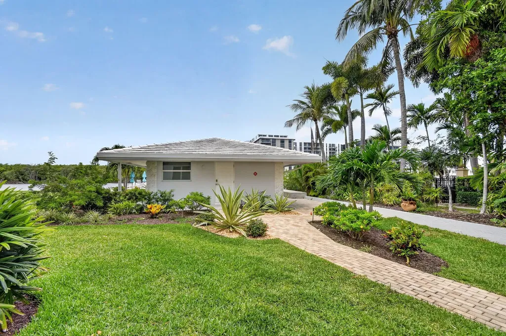 5520 N Ocean Boulevard N Ocean Ridge FL 33435