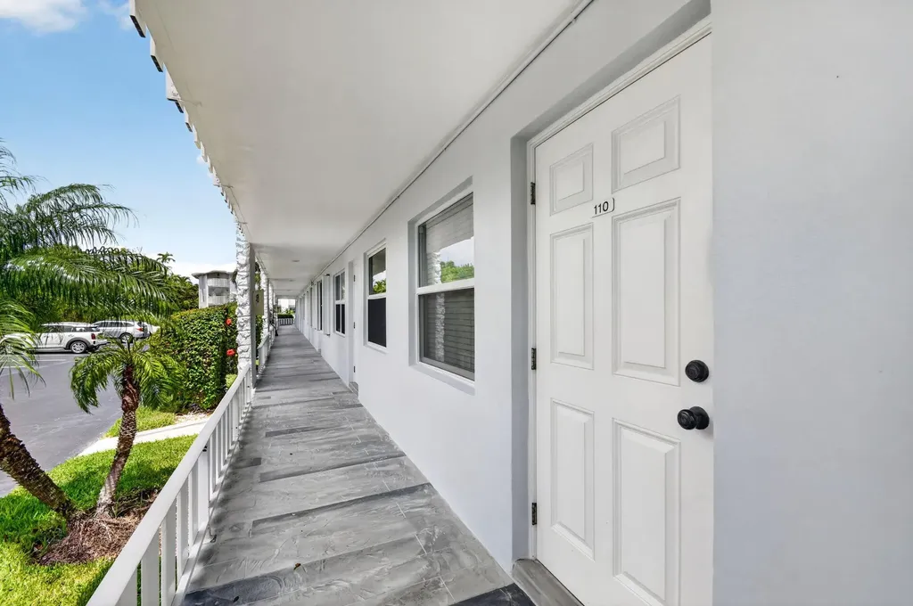 5520 N Ocean Boulevard N Ocean Ridge FL 33435
