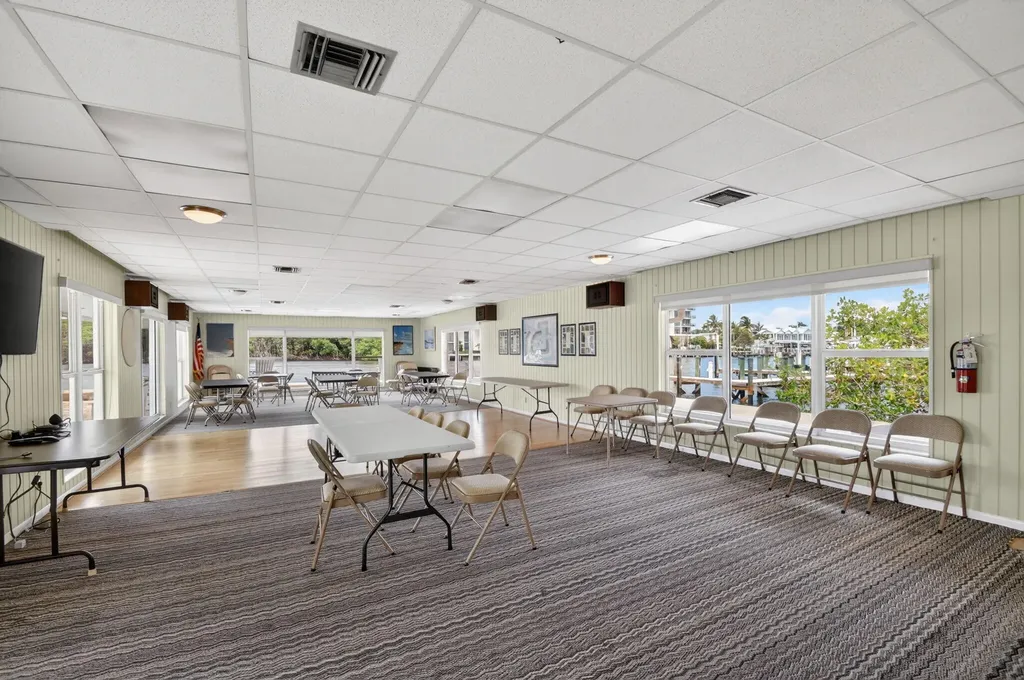 5520 N Ocean Boulevard N Ocean Ridge FL 33435