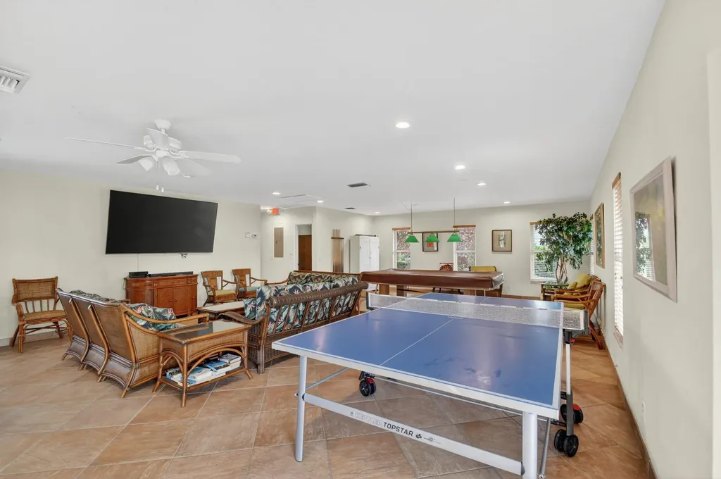 5520 N Ocean Boulevard N Ocean Ridge FL 33435