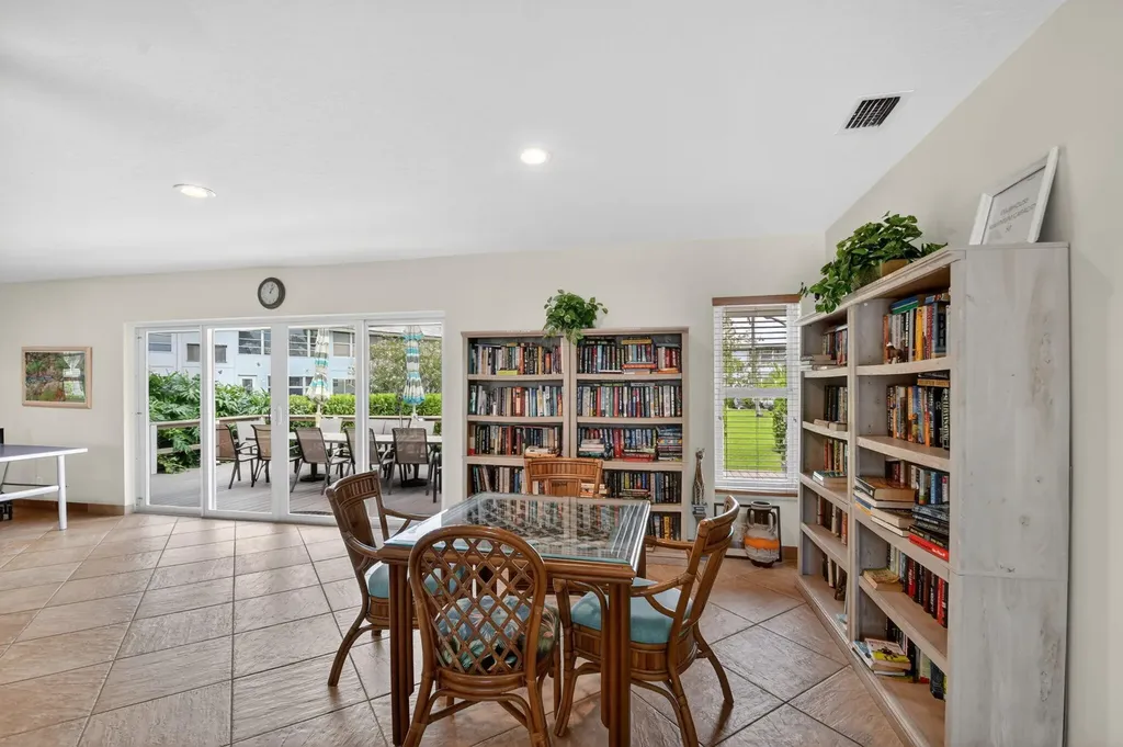 5520 N Ocean Boulevard N Ocean Ridge FL 33435
