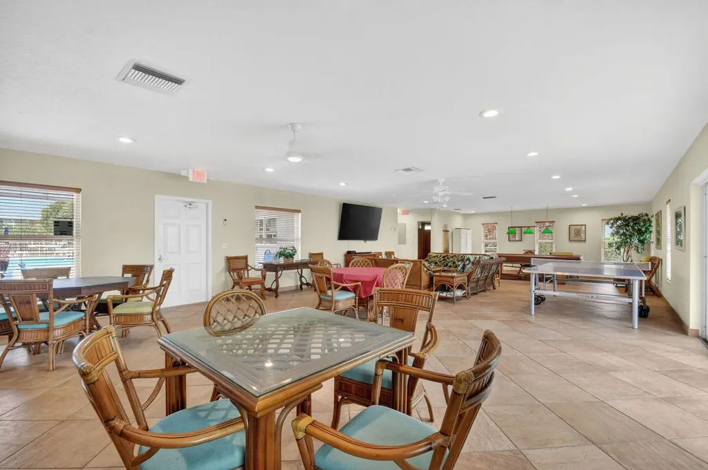 5520 N Ocean Boulevard N Ocean Ridge FL 33435
