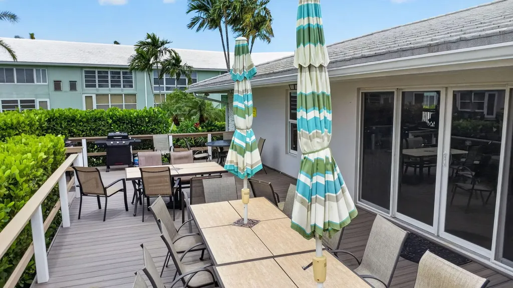 5520 N Ocean Boulevard N Ocean Ridge FL 33435