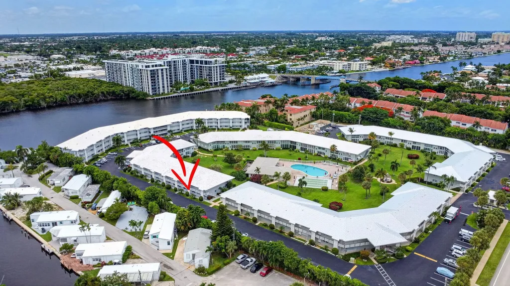 5520 N Ocean Boulevard N Ocean Ridge FL 33435