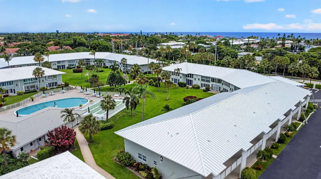 5520 N Ocean Boulevard N Ocean Ridge FL 33435