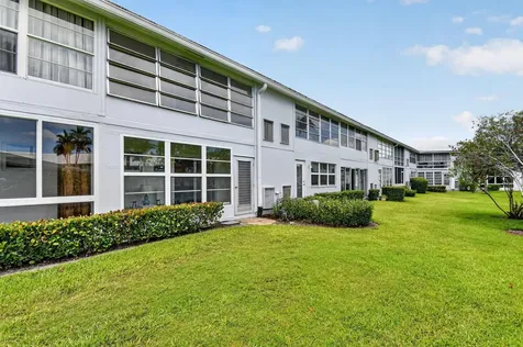 5520 N Ocean Boulevard N Ocean Ridge FL 33435