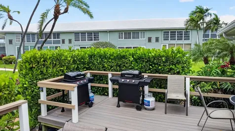 5520 N Ocean Boulevard N Ocean Ridge FL 33435