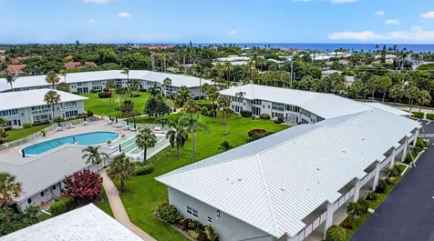 5520 N Ocean Boulevard N Ocean Ridge FL 33435