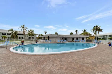 5520 N Ocean Boulevard N Ocean Ridge FL 33435