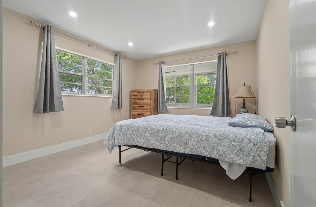 168 Farnham Deerfield Beach FL 33442