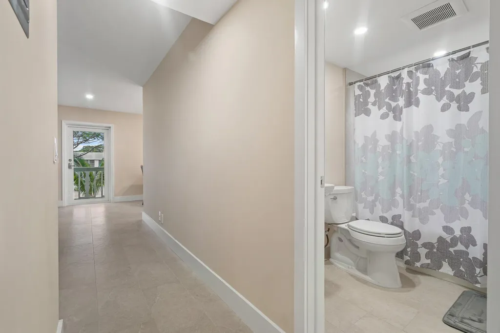 168 Farnham Deerfield Beach FL 33442