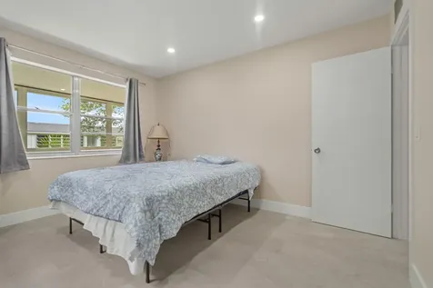 168 Farnham Deerfield Beach FL 33442