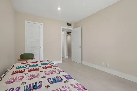 168 Farnham Deerfield Beach FL 33442