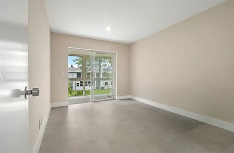 168 Farnham Deerfield Beach FL 33442