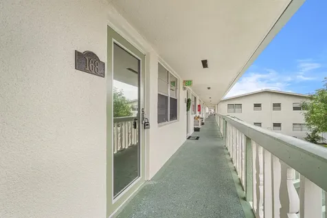 168 Farnham Deerfield Beach FL 33442