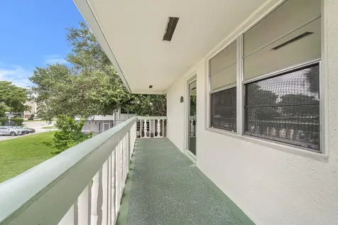 168 Farnham Deerfield Beach FL 33442